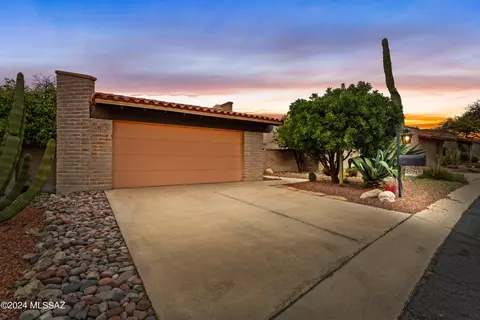 7949 N Sendero Uno, Tucson, AZ 85704