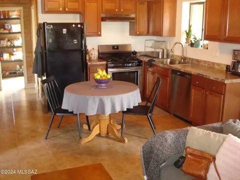 2620 W Alvaro Rd, Tucson, AZ 85746 photo 9