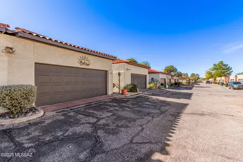 7590 E Via Cornucopia, Tucson, AZ 85715 photo 2