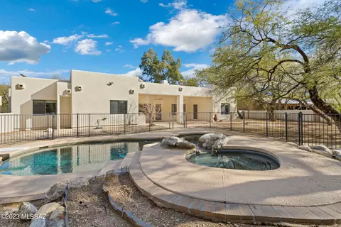 1801 N Wentworth Rd, Tucson, AZ 85749