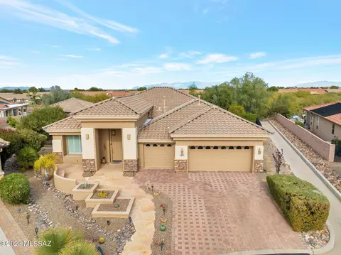 871 N Hale Dr, Green Valley, AZ 85614
