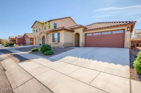 8567 W Jackdaw Ct, Tucson, AZ 85757