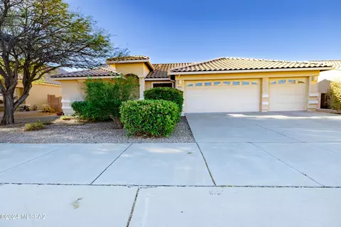 7820 E Big Meadow Dr, Tucson, AZ 85756