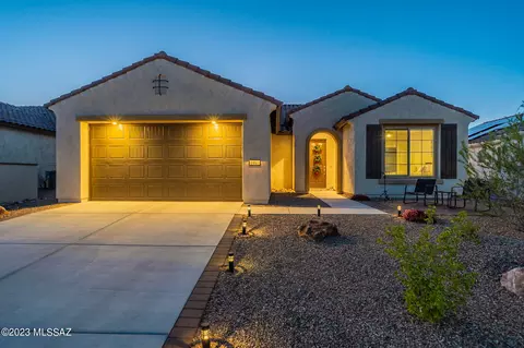 1947 N Pinyon Ln, Green Valley, AZ 85614