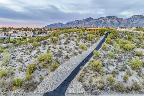 View/Area - 5861 E River Rd, Tucson, AZ 85750 photo 1 of 2