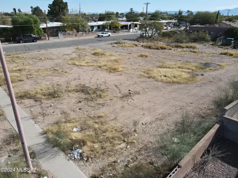 6802 S Missiondale Rd, Tucson, AZ 85756