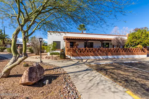 174 S Paseo Tierra #A, Green Valley, AZ 85614
