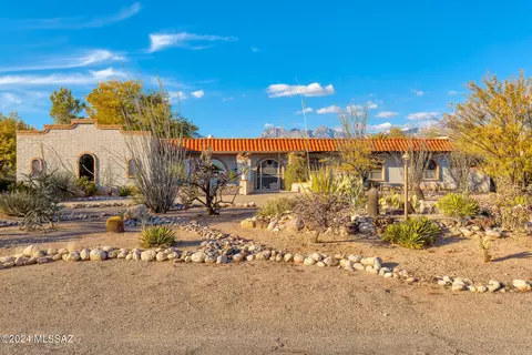 8201 E Galinda Dr, Tucson, AZ 85750