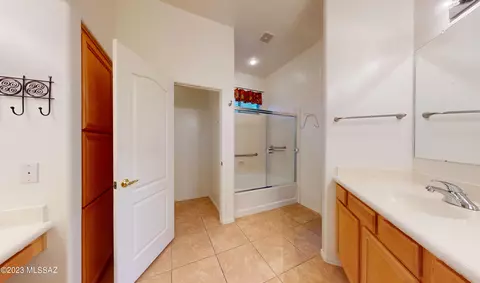 Bath - 10490 E Bishop Ln, Vail, AZ 85641 photo 2 of 3