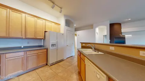 Kitchen - 10490 E Bishop Ln, Vail, AZ 85641 photo 2 of 2