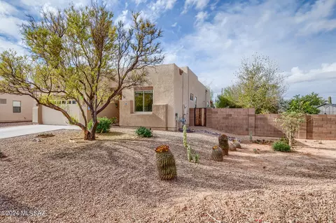 8862 N Sky Dancer Cir, Tucson, AZ 85742