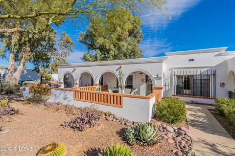 445 S Paseo Pena #B, Green Valley, AZ 85614