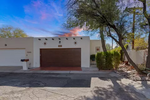 1347 W Placita Oro, Tucson, AZ 85745