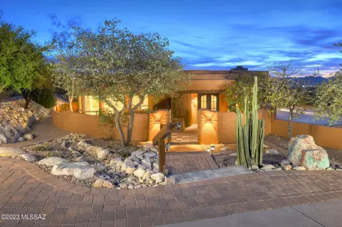 3505 E Windy Point Dr, Tucson, AZ 85718