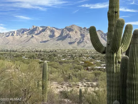 1930 W Camino Bajio, Oro Valley, AZ 85737