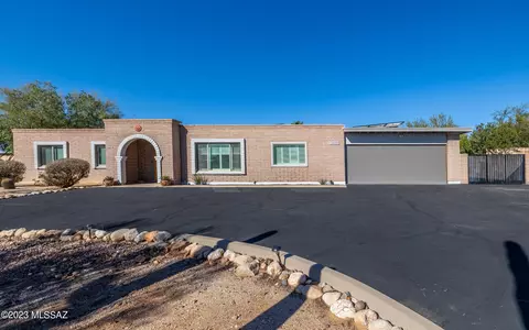 2290 W Rapallo Way, Tucson, AZ 85741
