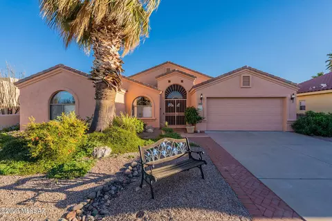 2771 S Chipshot Dr, Green Valley, AZ 85614