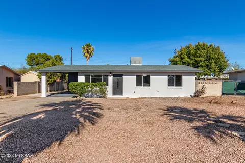 6741 E David Dr, Tucson, AZ 85730 photo 2