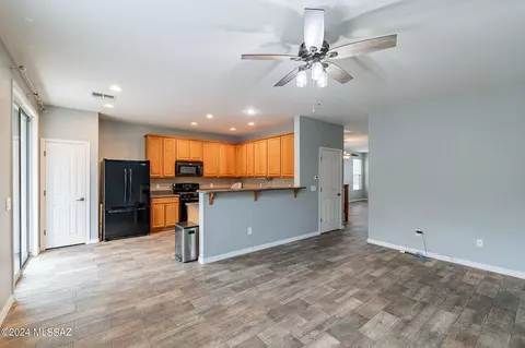 Kitchen - 6979 S Catchfly Ct, Tucson, AZ 85756 photo 1 of 2