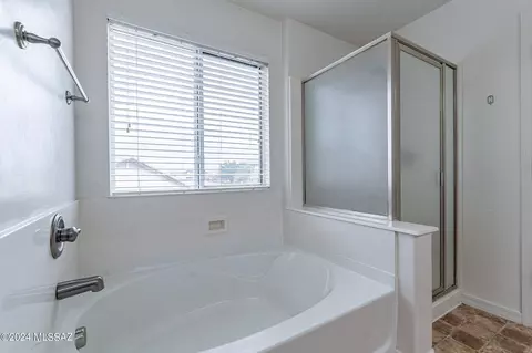 Bath - 6979 S Catchfly Ct, Tucson, AZ 85756 photo 3 of 4