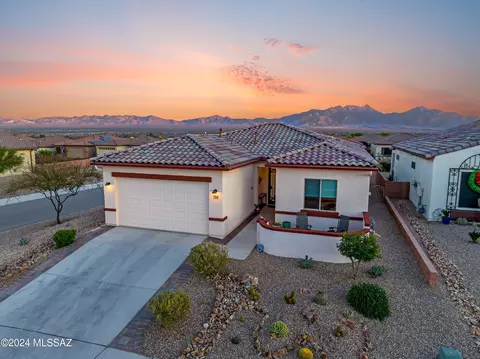 784 N Camino Colina Del Pino, Green Valley, AZ 85614