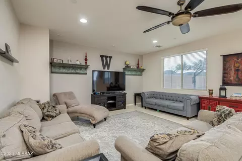 92 E Adytum Pl, Vail, AZ 85641 photo 5