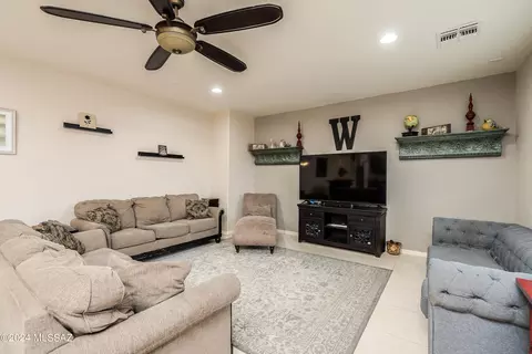 92 E Adytum Pl, Vail, AZ 85641 photo 4
