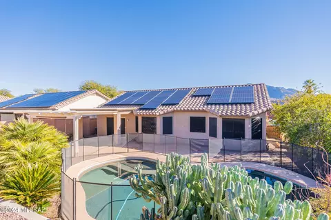 9153 N Treasure Mountain Dr, Tucson, AZ 85742