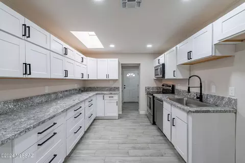 3638 E Juarez St, Tucson, AZ 85713 photo 10