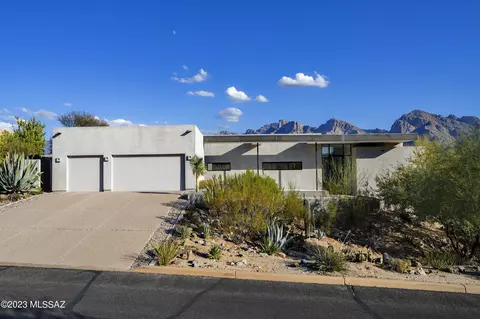 10880 N Stargazer Dr, Oro Valley, AZ 85737