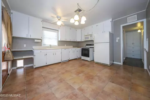 657 S Foothills Dr, Benson, AZ 85602 photo 8