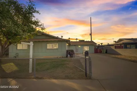 4323 W Rose Ln, Glendale, AZ 85301