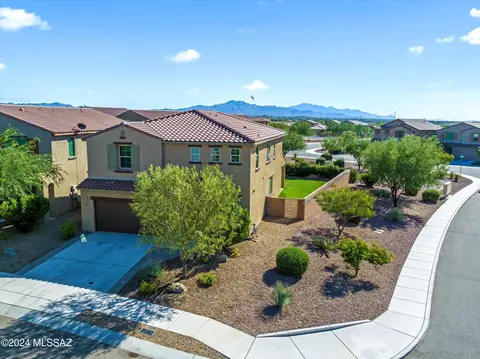 14186 E Hub Dr, Vail, AZ 85641