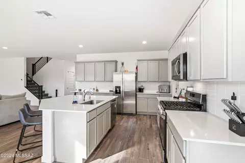 12744 E Russo Dr, Vail, AZ 85641 photo 8