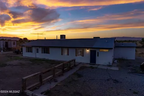 1868 W Hunting Camp Ln, Willcox, AZ 85643