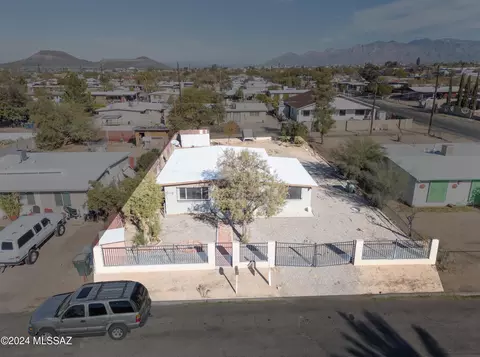 748 W Illinois St, Tucson, AZ 85714