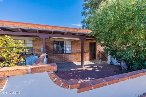 337 S Paseo Lobo #D, Green Valley, AZ 85614