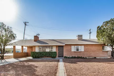 5458 E 10th St, Tucson, AZ 85711