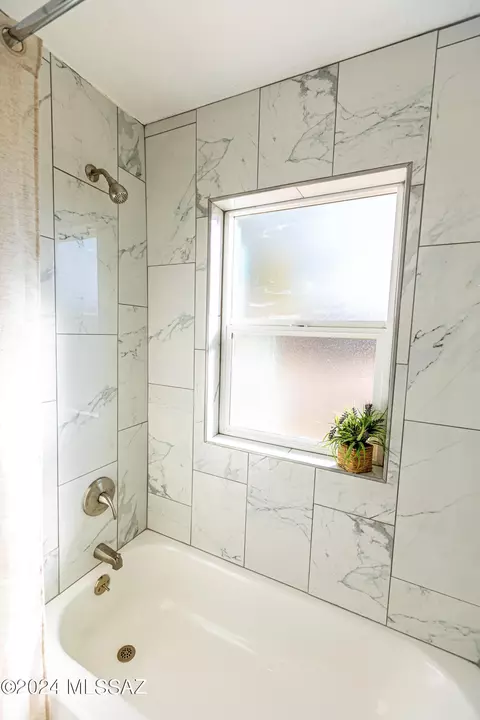 Bath - 4244 E Seneca St, Tucson, AZ 85712 photo 2 of 2