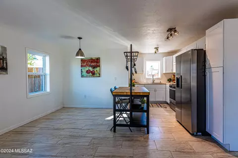 Kitchen - 4244 E Seneca St, Tucson, AZ 85712 photo 4 of 8