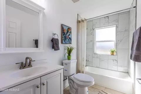 Bath - 4244 E Seneca St, Tucson, AZ 85712 photo 1 of 2
