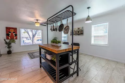 Dining - 4244 E Seneca St, Tucson, AZ 85712 photo 1 of 2