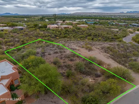 746 E Josephine Canyon Dr, Green Valley, AZ 85614