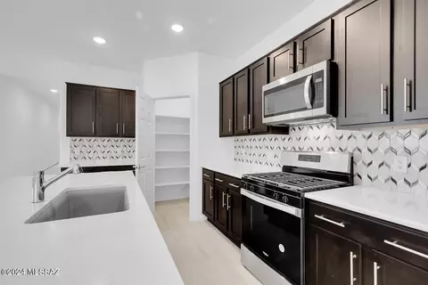 Kitchen - 12728 E Lightning Ranch Ln, Vail, AZ 85641 photo 2 of 4