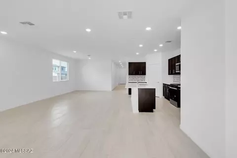 Kitchen - 12728 E Lightning Ranch Ln, Vail, AZ 85641 photo 4 of 4