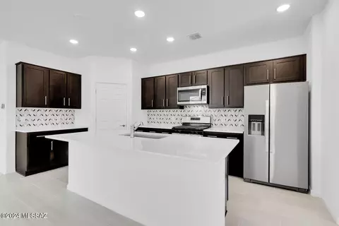 Kitchen - 12728 E Lightning Ranch Ln, Vail, AZ 85641 photo 1 of 4