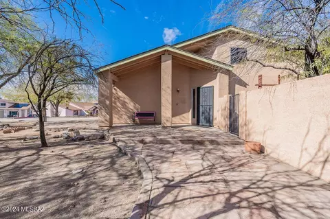 4730 W Latchstring Ct, Tucson, AZ 85741 photo 2