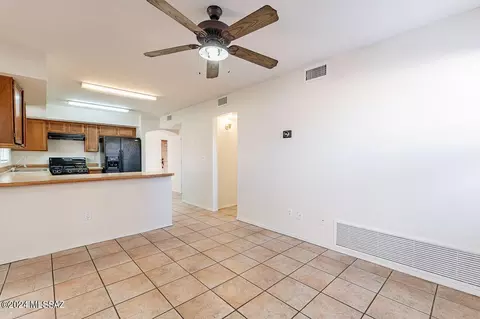4730 W Latchstring Ct, Tucson, AZ 85741 photo 8