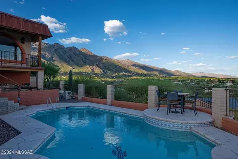 4211 E Skyline Dr, Tucson, AZ 85718