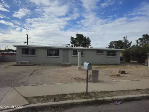 5518 S 13th Ave, Tucson, AZ 85706